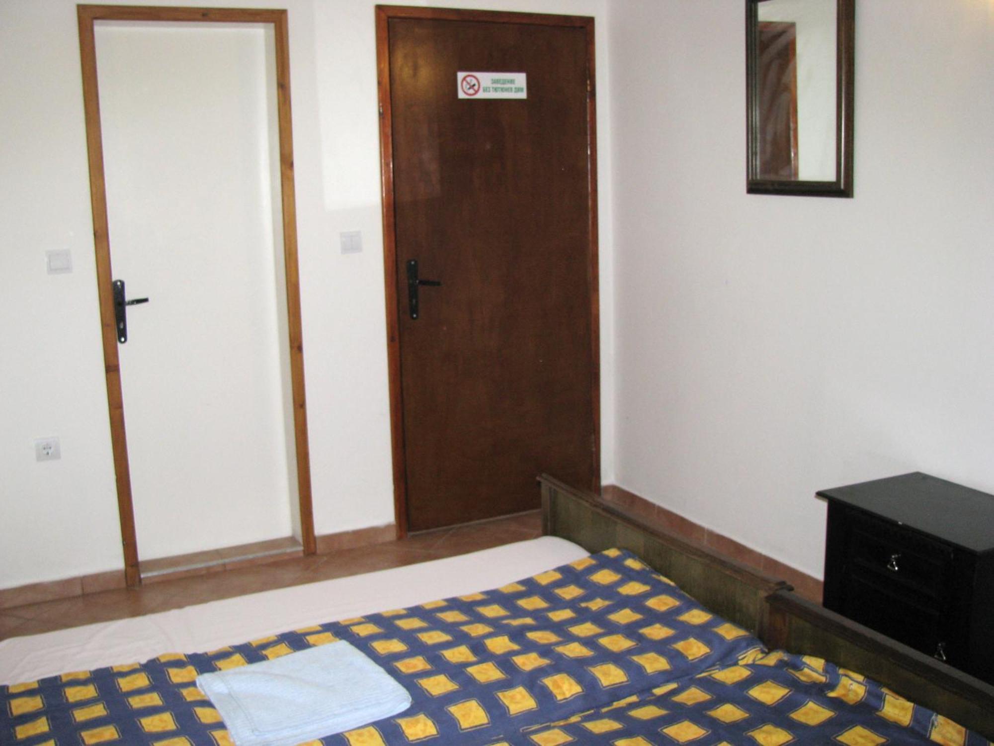 Guest House Familia Samovodene Dış mekan fotoğraf