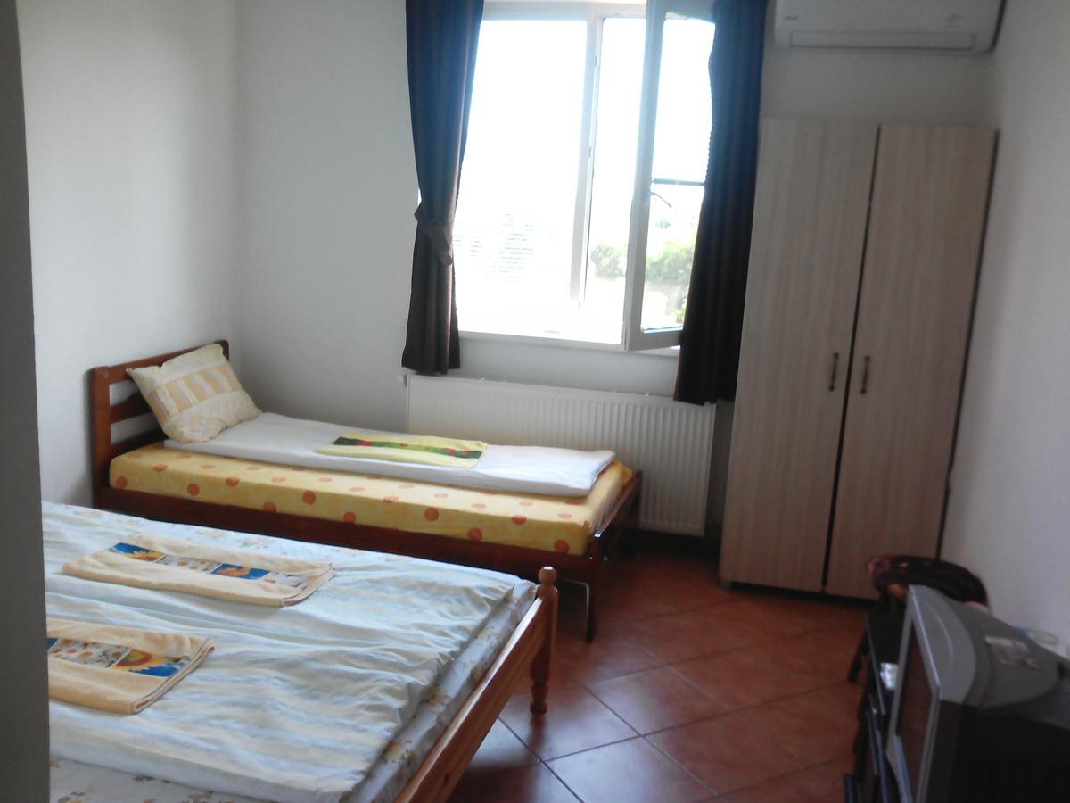 Guest House Familia Samovodene Dış mekan fotoğraf