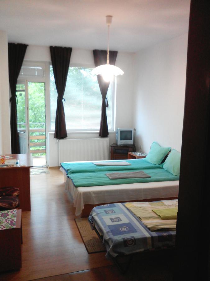 Guest House Familia Samovodene Dış mekan fotoğraf
